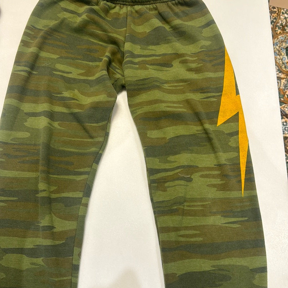 100% authentic - Aviator Nation Camo sweatpants size M